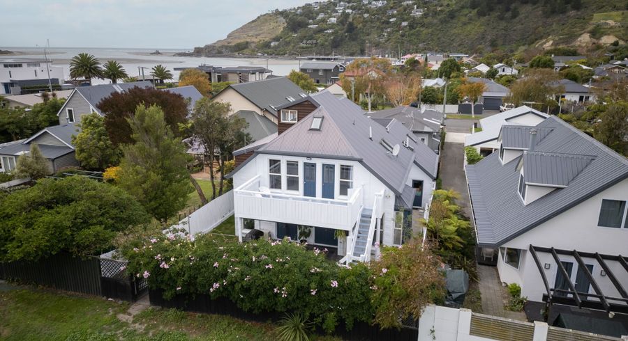  at 2/14 Wakatu Avenue, Redcliffs, Christchurch City, Canterbury
