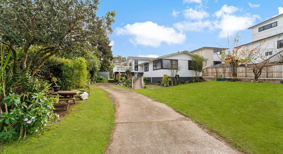  at 4 Palmer Avenue, Waitakere, Waitakere City, Auckland