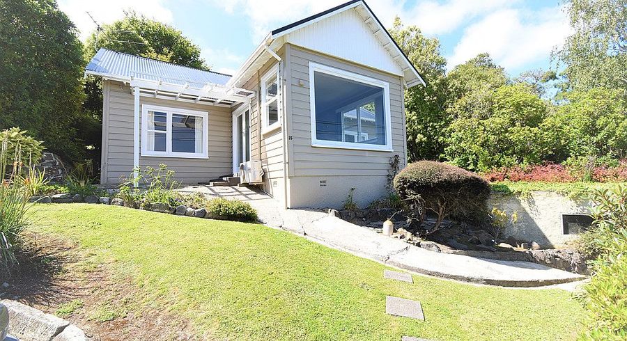  at 16 Marine Parade, Macandrew Bay, Dunedin