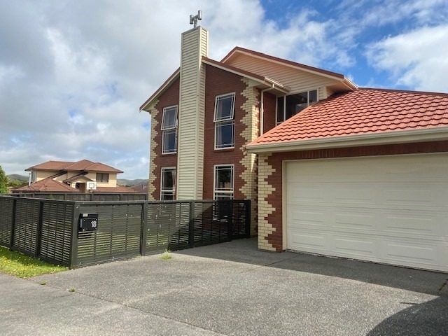 at 18 White Pine Avenue, Woodridge, Wellington, Wellington