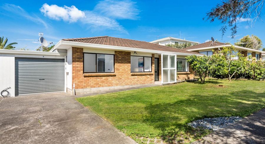  at 4/17 Queen Mary Avenue, New Lynn, Auckland