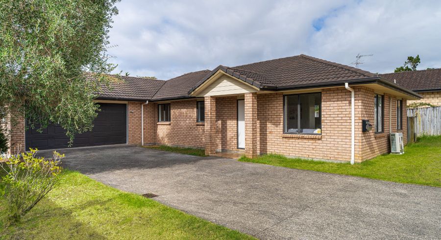  at 14 Cade Place, Weymouth, Auckland