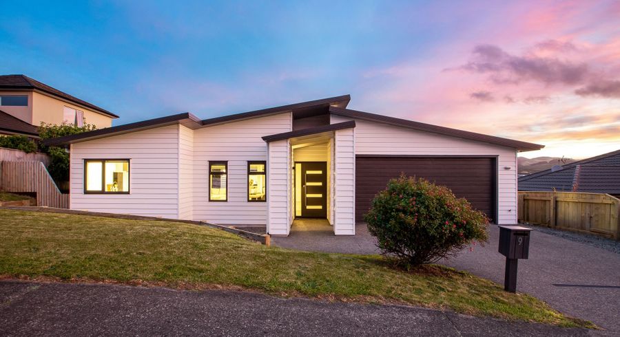  at 9 Paparoa Crescent, Aotea, Porirua, Wellington