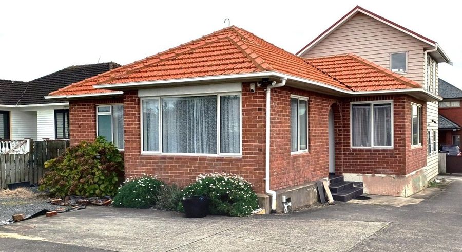  at 33 Mount Roskill Road, Mount Roskill, Auckland City, Auckland