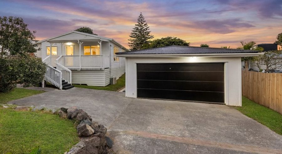  at 1/2 Enderby Drive, Te Atatu Peninsula, Waitakere City, Auckland