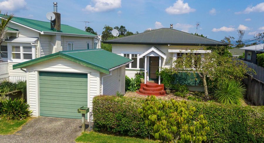  at 1/61 Beach Haven Road, Beach Haven, Auckland