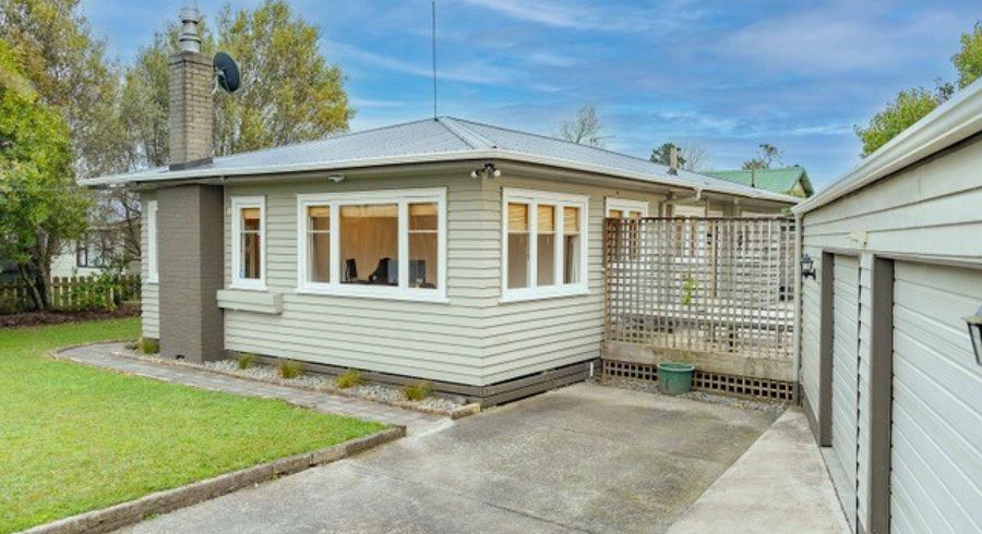  at 23 Bruce Avenue, Glenview, Hamilton