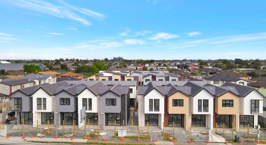  at 10 Aumarire Lane, Favona, Manukau City, Auckland