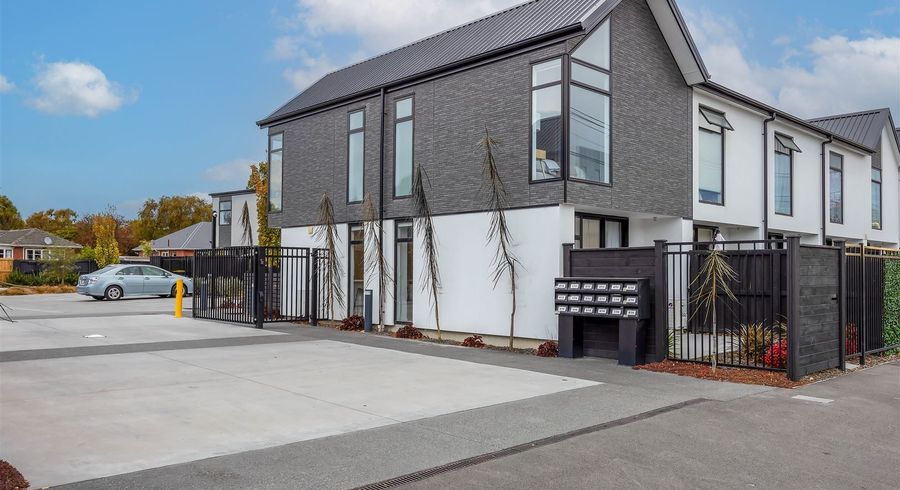  at 8/10 New Brighton Road, Shirley, Christchurch
