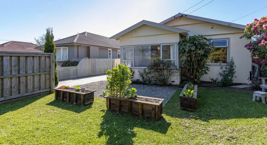  at 2/70 Sylvan Street, Hillmorton, Christchurch