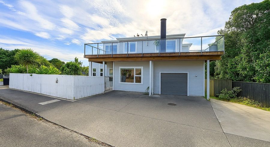  at 4 School Road, Plimmerton, Porirua, Wellington