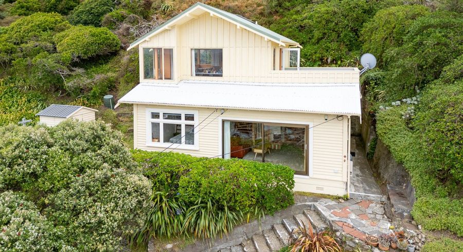  at 140 The Esplanade, Houghton Bay, Wellington