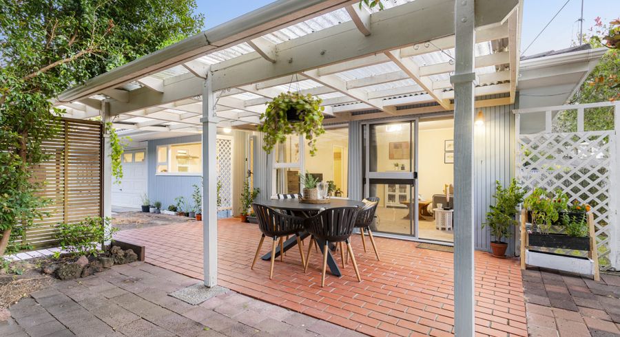  at 1/7 Tallington Crescent, Torbay, Auckland