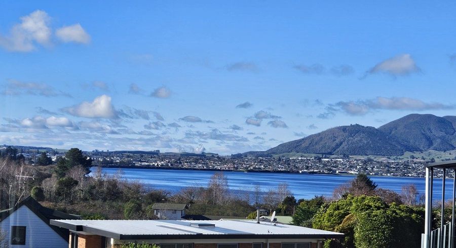  at 11 Earle Place, Acacia Bay, Taupo, Waikato