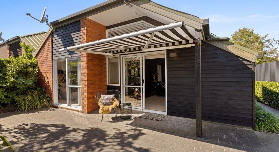 at 3/93 Aikmans Road, Merivale, Christchurch City, Canterbury