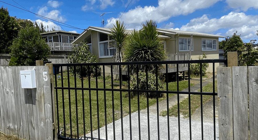  at 5 Simpson Road, Ranui, Auckland