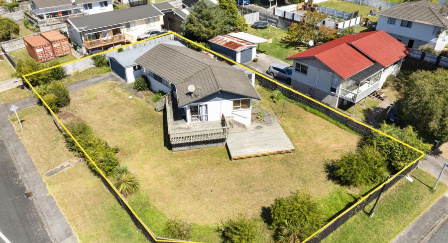  at 2 Longreach Drive, Sunnyvale, Waitakere City, Auckland