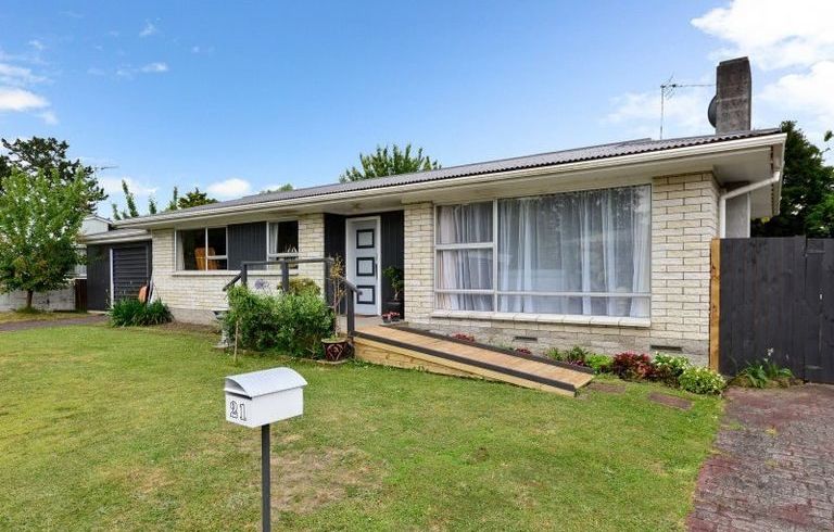  at 21 Brookbank Place, Glenview, Hamilton, Waikato