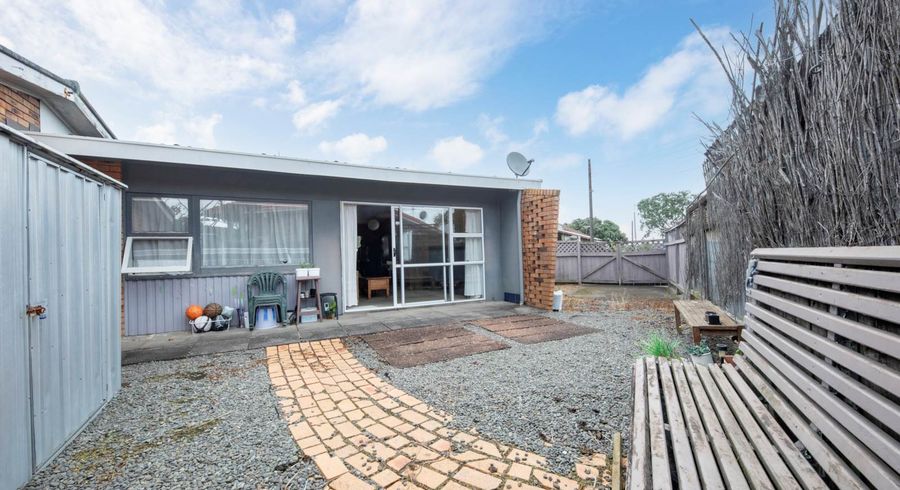  at 4/8 Waipuna Road, Mount Wellington, Auckland