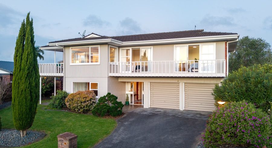  at 8 Fielding Crescent, Farm Cove, Manukau City, Auckland