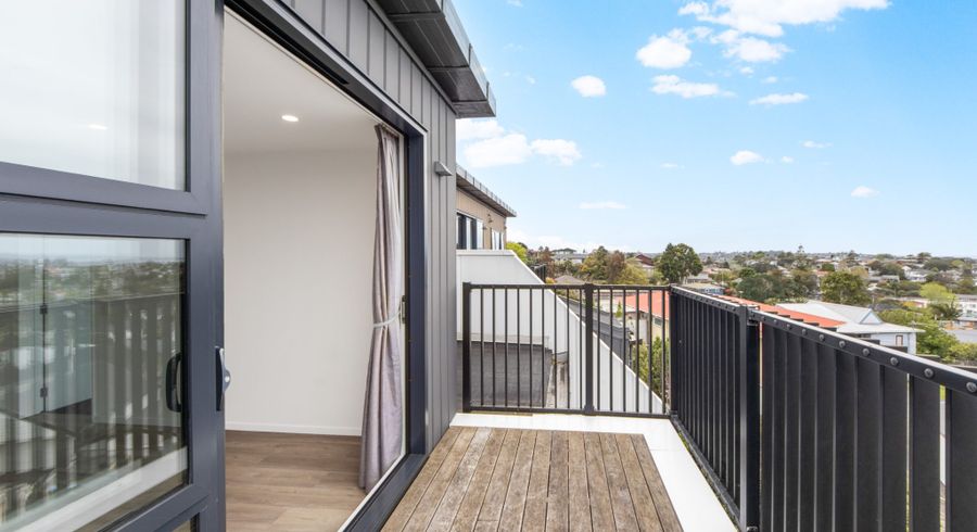  at 302/553C Glenfield Road, Glenfield, North Shore City, Auckland