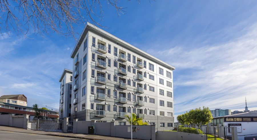  at 2G/127 Grafton Road, Grafton, Auckland