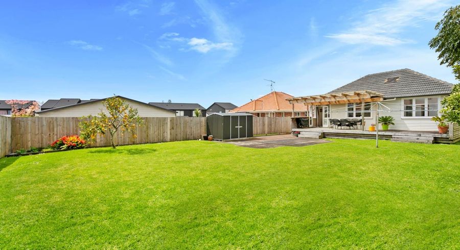  at 8 Sollum Road, Panmure, Auckland