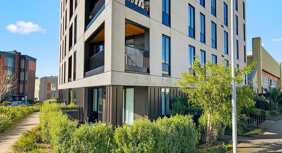  at 104/2 Launch road, Hobsonville, Waitakere City, Auckland