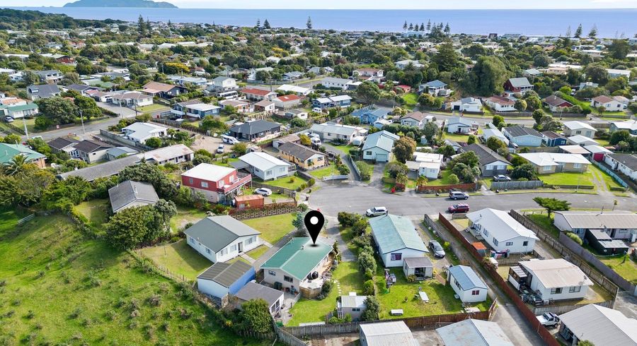  at 15 Colenso Place, Otaki Beach, Otaki