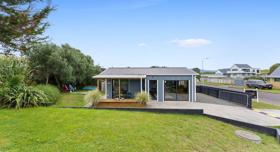  at 7 James Street, Waikawa Beach, Manakau