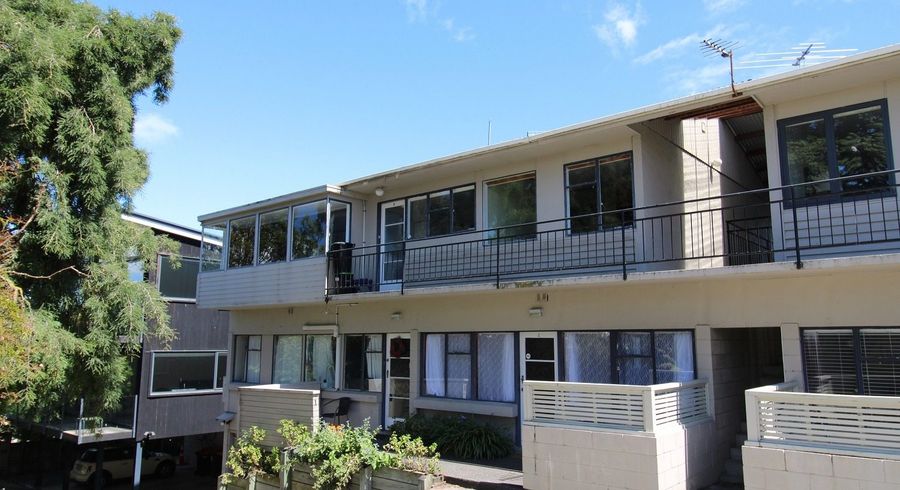  at Flat 5/120 London St, City Centre, Dunedin, Otago