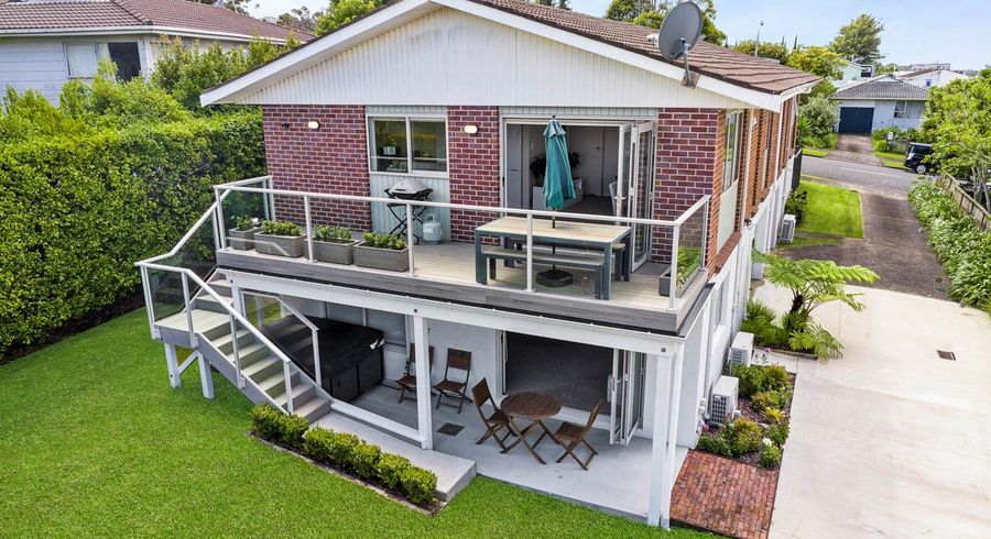  at 2/33 Swainston Road, St Johns, Auckland