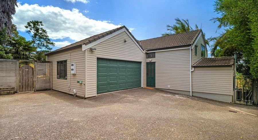  at 2/62 Target Road, Tōtara Vale, Auckland