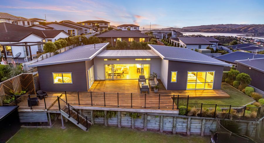  at 136 Endeavour Drive, Whitby, Porirua