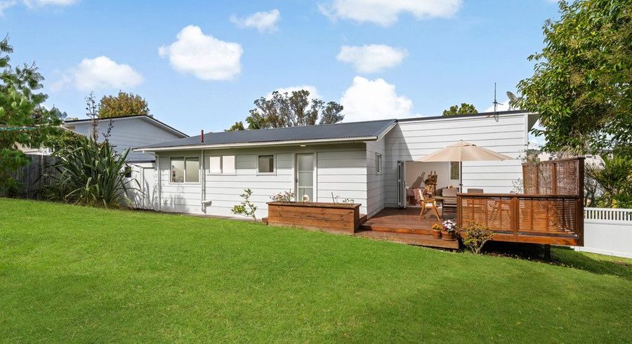  at 1/133 Edmonton Road, Te Atatu South, Waitakere City, Auckland