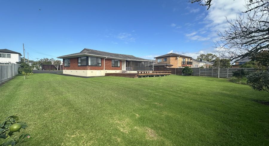  at 8 Cleland Crescent, Blockhouse Bay, Auckland City, Auckland
