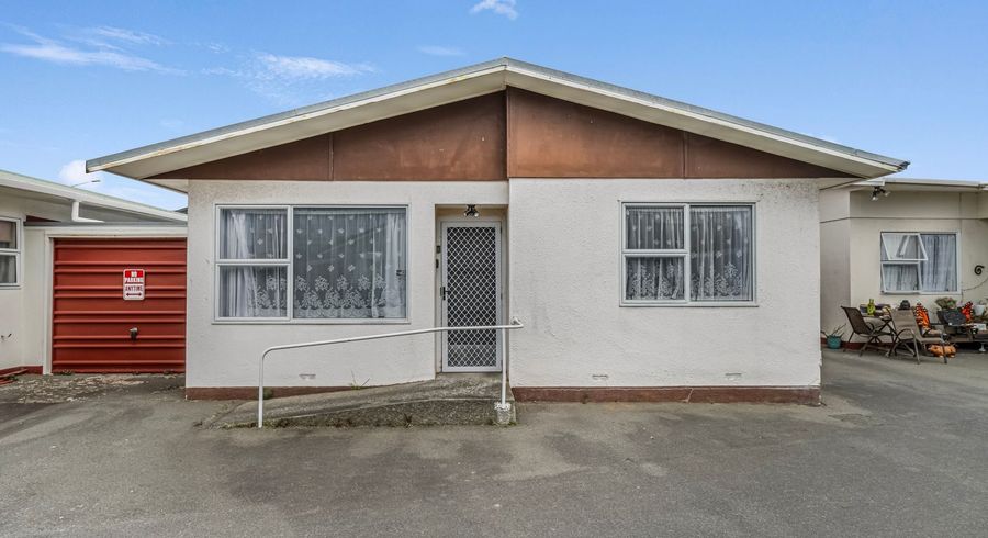  at 2/104 Alma Road, Gonville, Whanganui, Manawatu / Whanganui