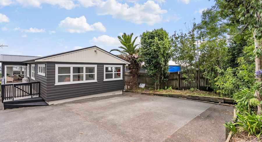  at 559 Glenfield Road, Glenfield, North Shore City, Auckland