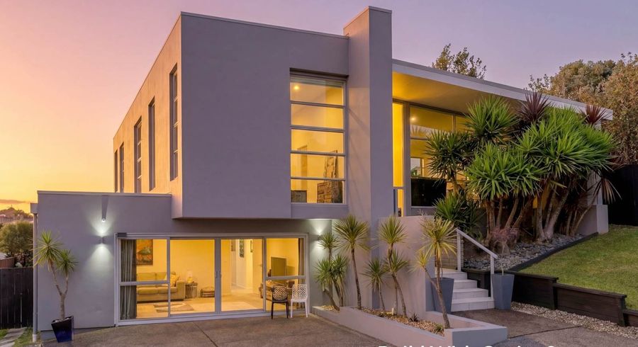  at 4 Ilam Lane, Fairview Heights, North Shore City, Auckland