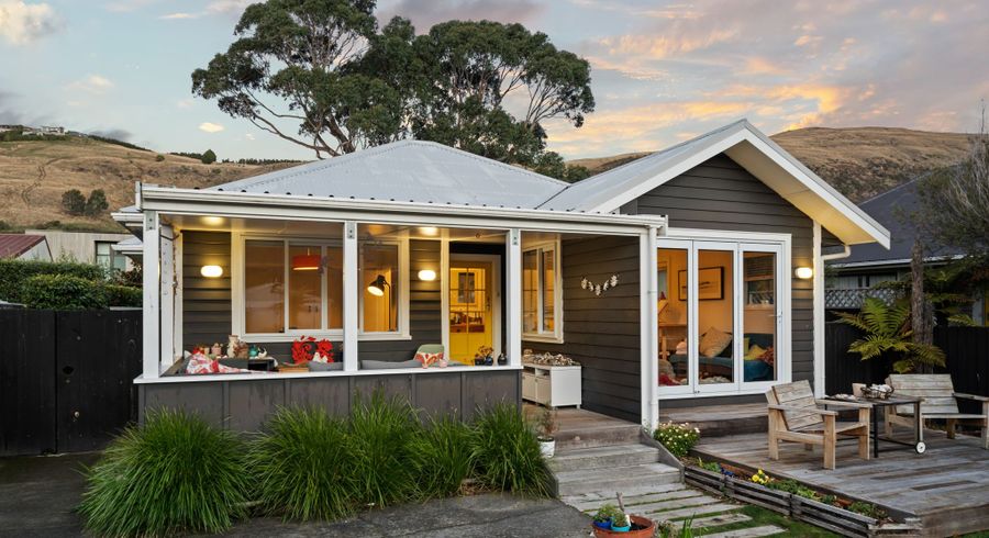  at 5 Van Asch Street, Sumner, Christchurch