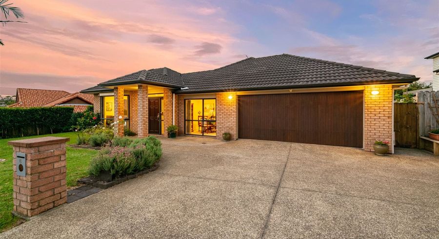  at 6 Leafield Crescent, Henderson, Auckland