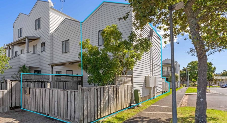  at 33 Carolina Place, Albany, North Shore City, Auckland