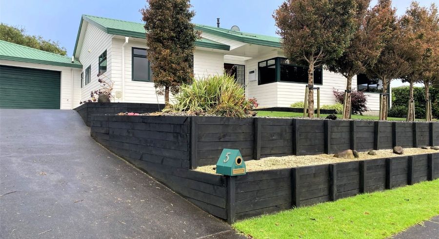  at 5 Maple Crescent, Whalers Gate, New Plymouth, Taranaki