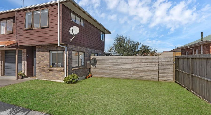 at 2/104 Blockhouse Bay Road, Avondale, Auckland City, Auckland