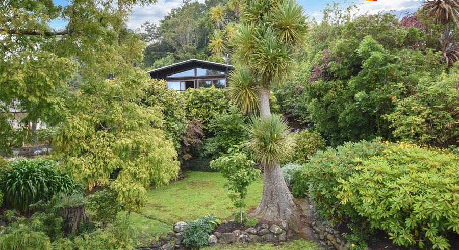  at 4 Barling Street, Macandrew Bay, Dunedin