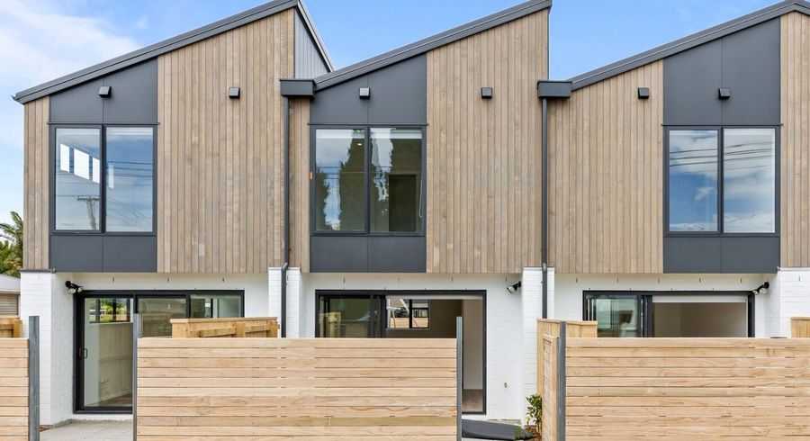  at 3/12 Tawa Road, Te Atatu Peninsula, Auckland