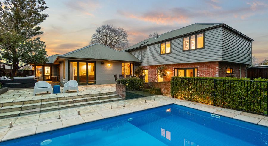  at 21 Garreg Road, Fendalton, Christchurch City, Canterbury
