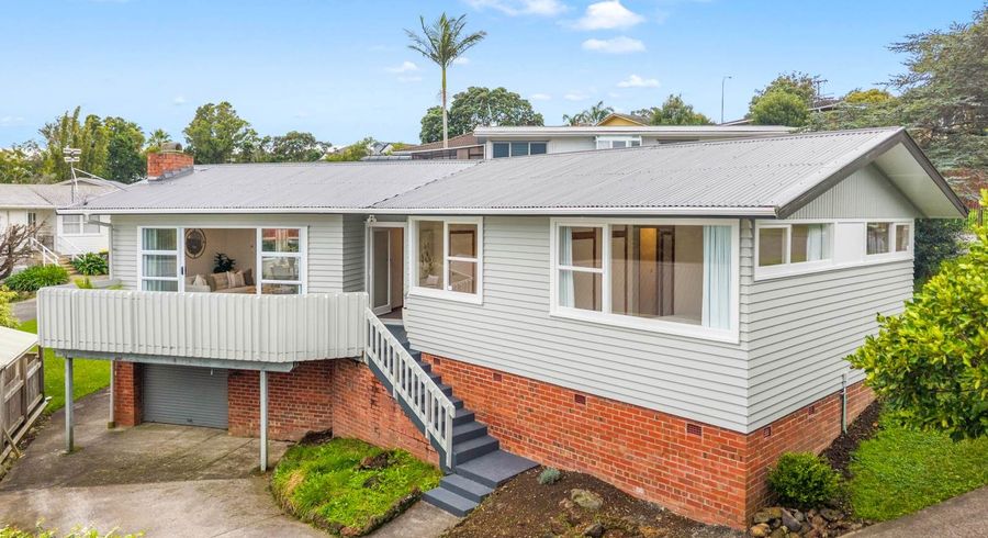  at 1/100 Bond Crescent, Forrest Hill, Auckland