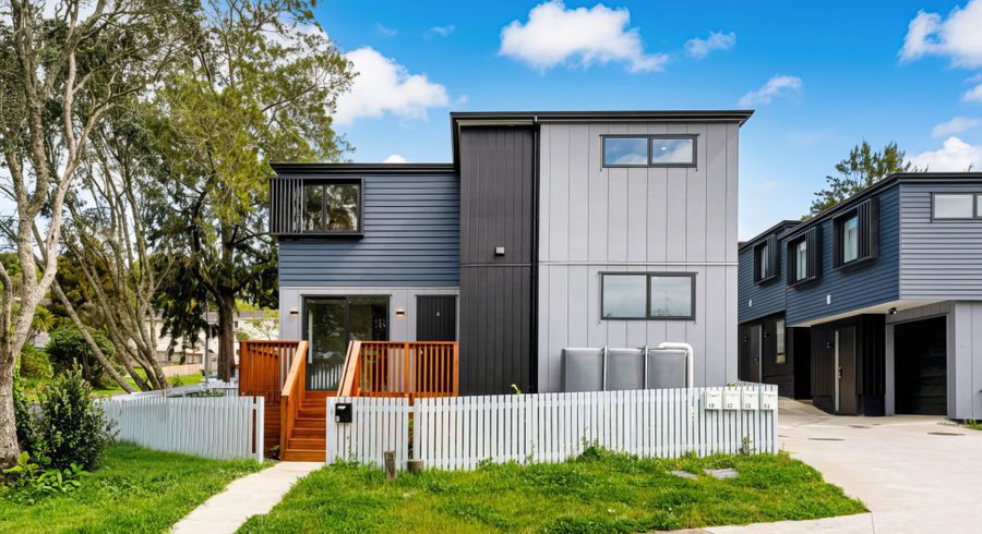 at 2 Kama Place, Sunnynook, North Shore City, Auckland