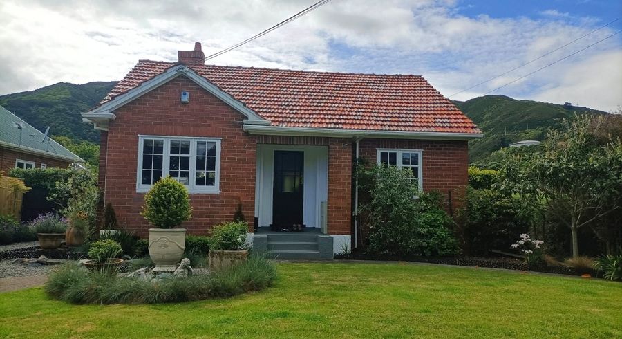  at 6 Bell Road, Waiwhetu, Lower Hutt, Wellington